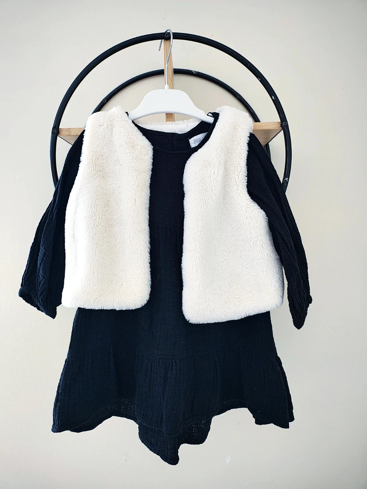 36 mois 3 ans ensemble robe Zara et gilet sans manche Kiabi